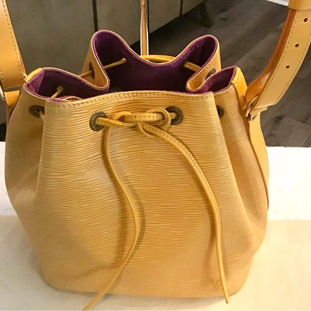 Louis Vuitton Bags - Picture 3 of 16